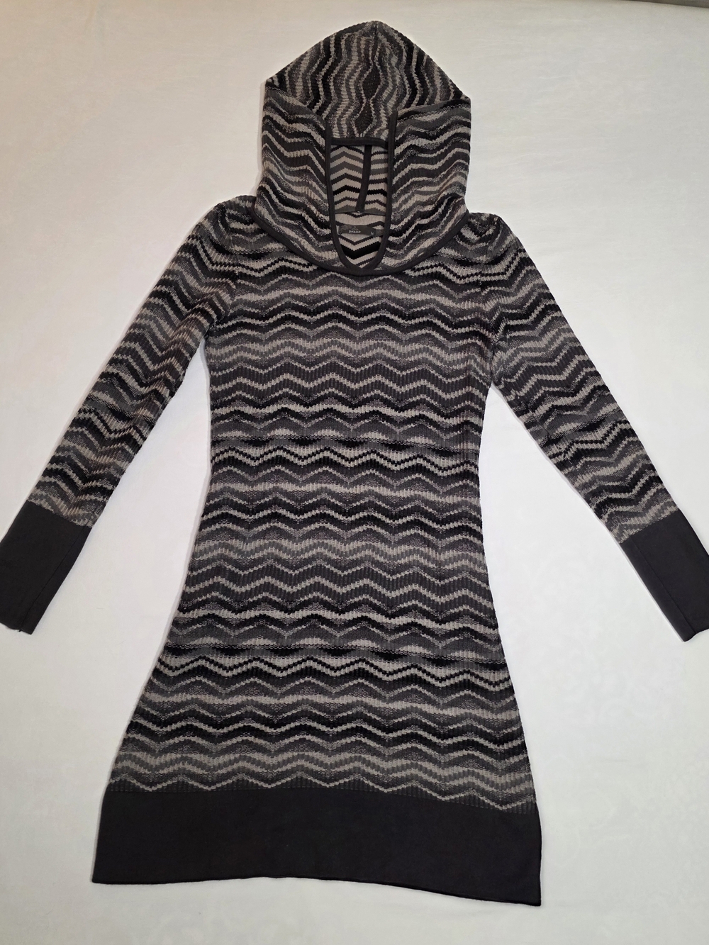PrAna Women’s M Hooded Sweater Dress Chevron Knit Gray Black Cotton Blend